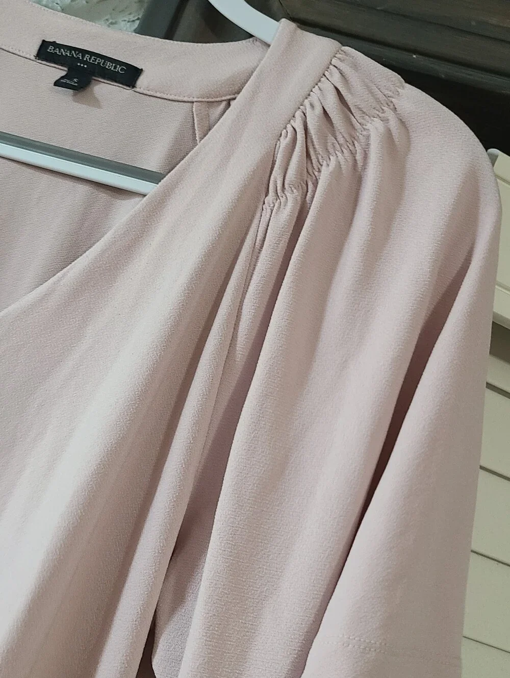 Banana Republic Smocked Crepe Top Pink - Size Small